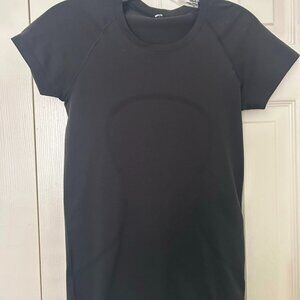 Lululemon Swiftly Tech Short-Sleeve Shirt 2.0 Hip Length
